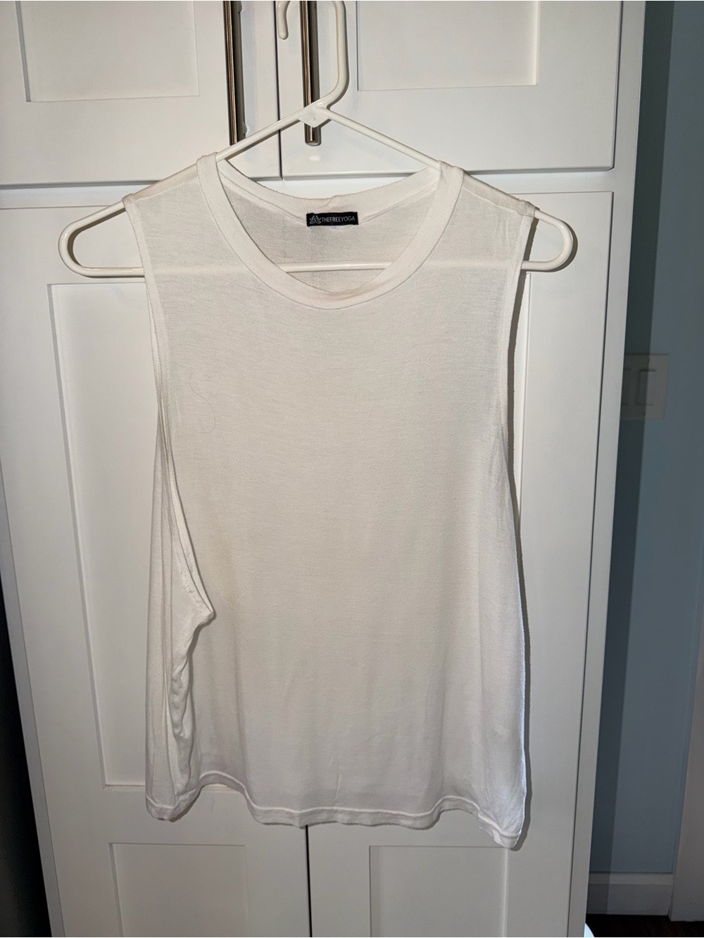 The Free Yoga White Sleeveless Crewneck Tank
